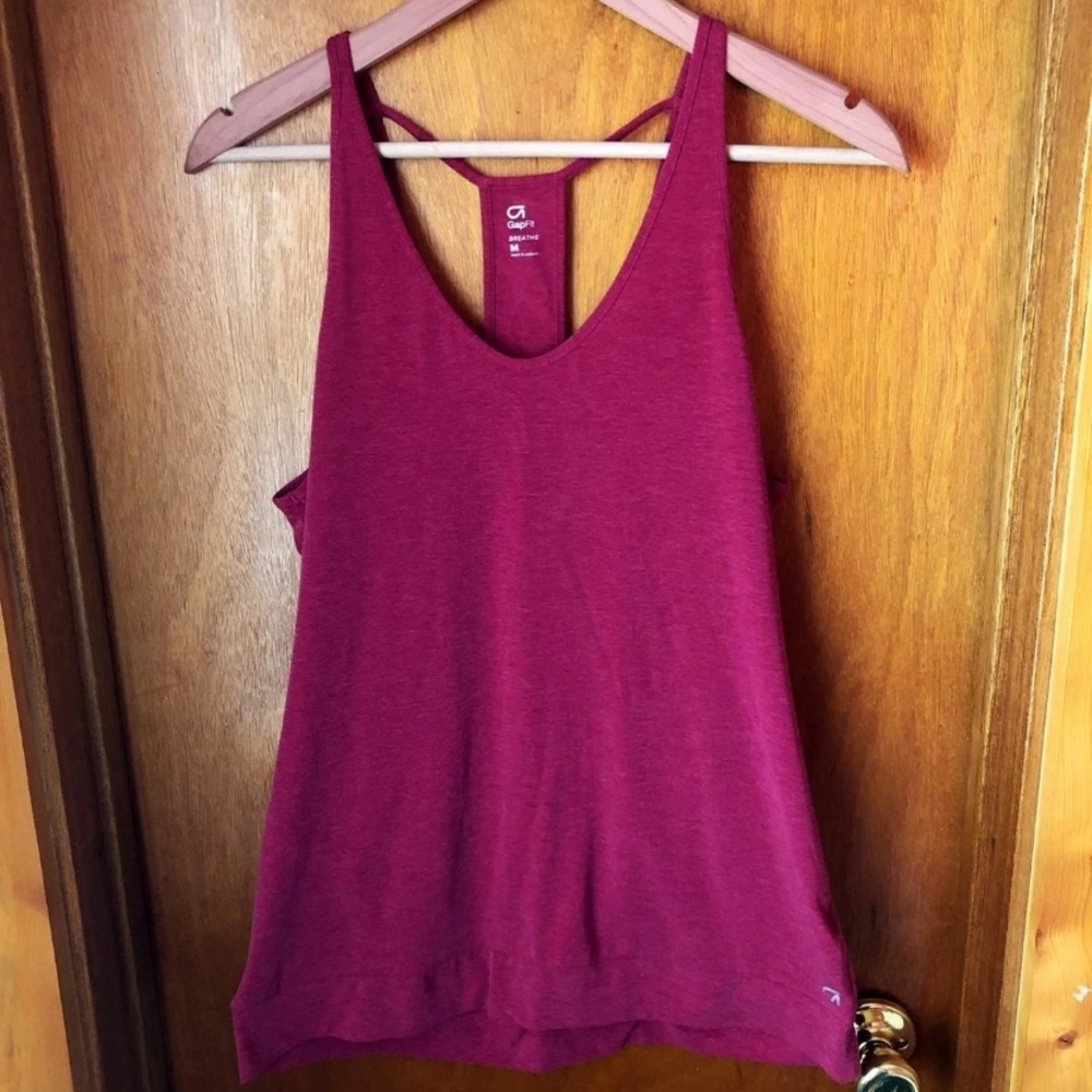 Gap Breathe banded hem tank. Size M. GUC.
